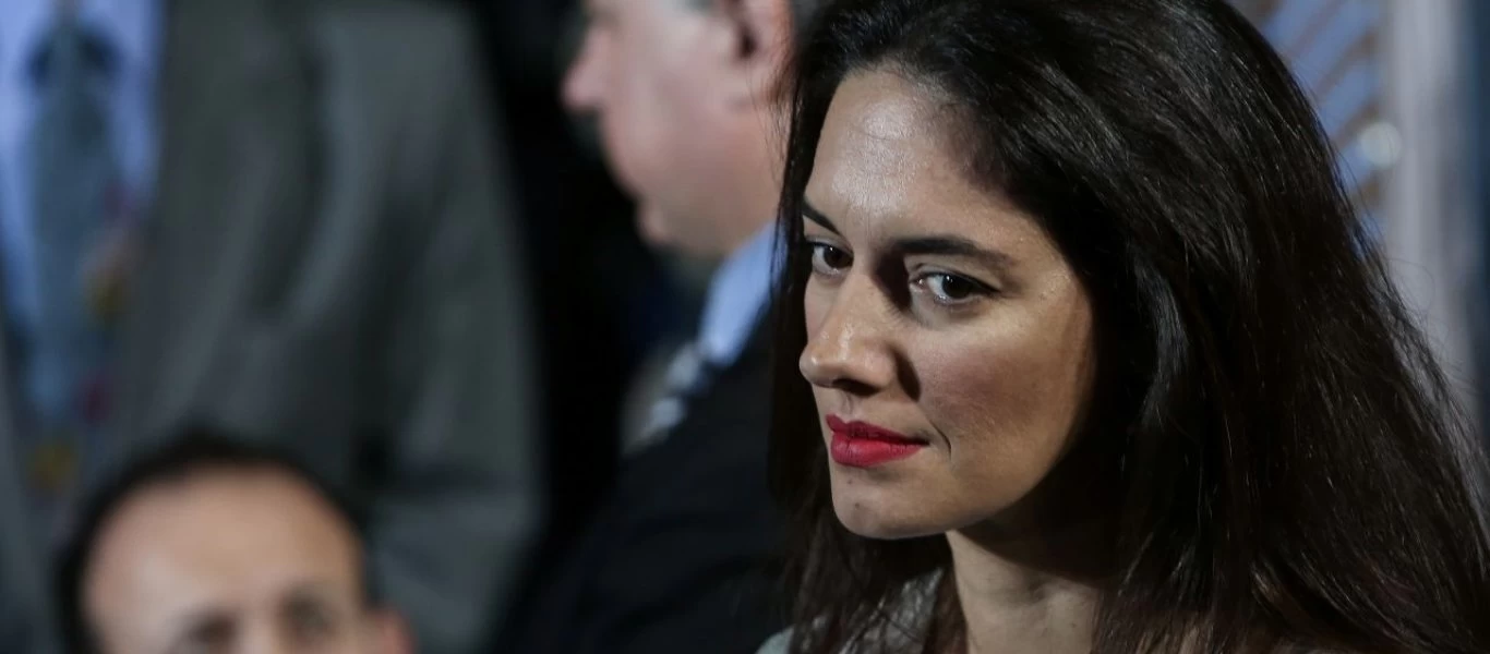 Ξέσπασε η Νόνη Δούνια: «Χρησιμοποιώ το Facebook για να δείξω ότι είμαι γυναίκα, μάνα, σύζυγος, βουλευτής, πολίτης»